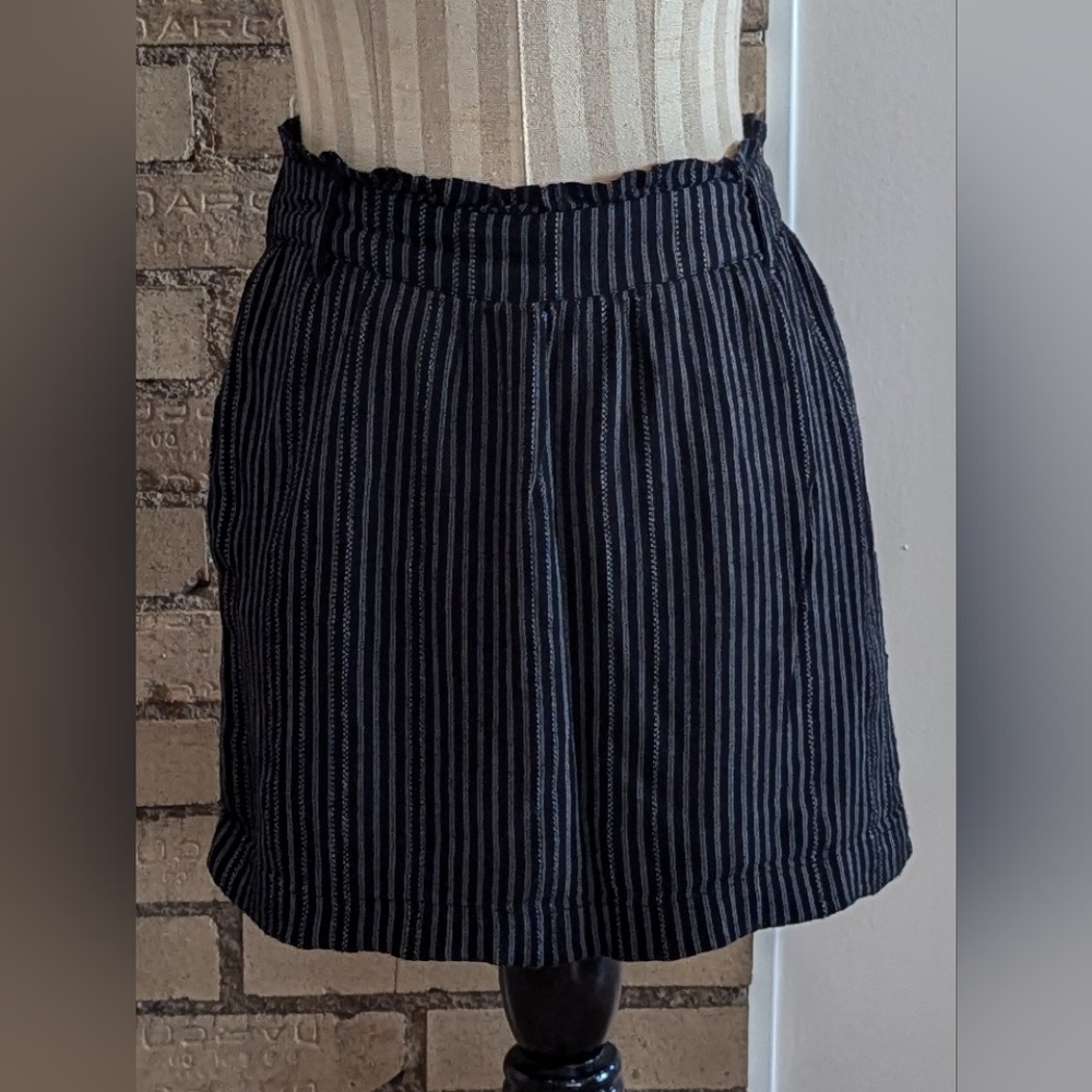 AMERICAN EAGLE Stripped Skirt